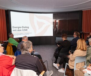 Einen informativen Abend erlebten die rund 50 Teilnehmerinnen und Teilnehmer beim ersten „Energie-Dialog mit den GSW“.
