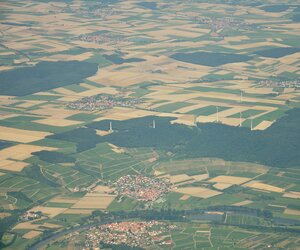 Windpark-Bergtheim-Luftaufnahme (9).jpg